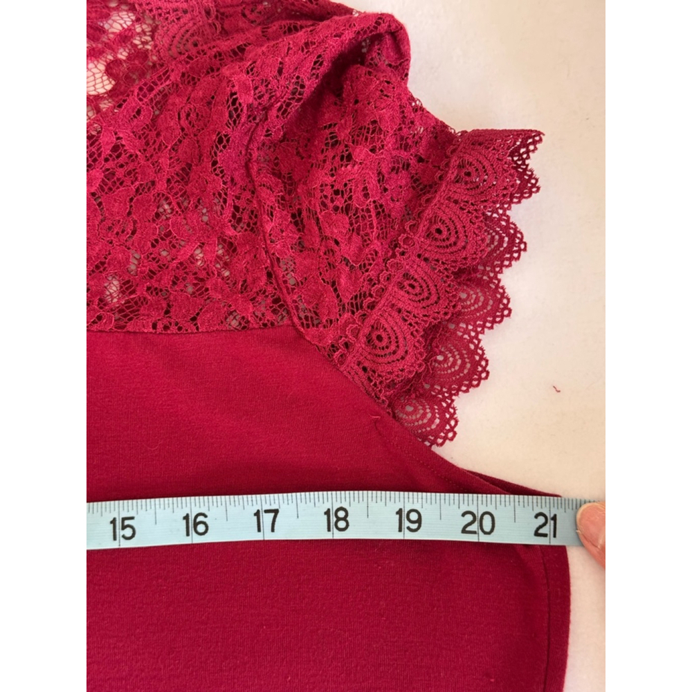 Women's Simply Styled stretch knit vneck Top XL Red Lace neckline and sleeves - Picture 8 of 9